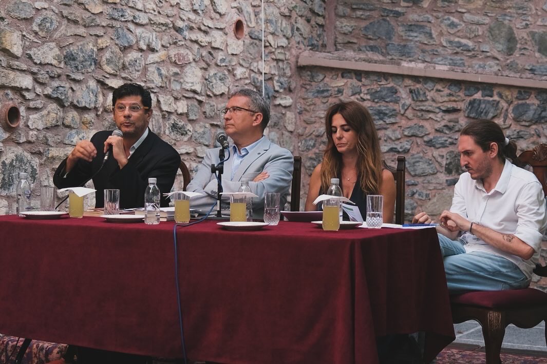 "Çemberin Dışındakiler: Azınlıklar" kitabı Yeniköy'de tanıtıldı